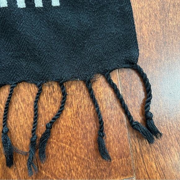 DX 100% Wool Large Maximalist Colorful Geometric Mandala Patterned Shawl, Wrap - Picture 11 of 16